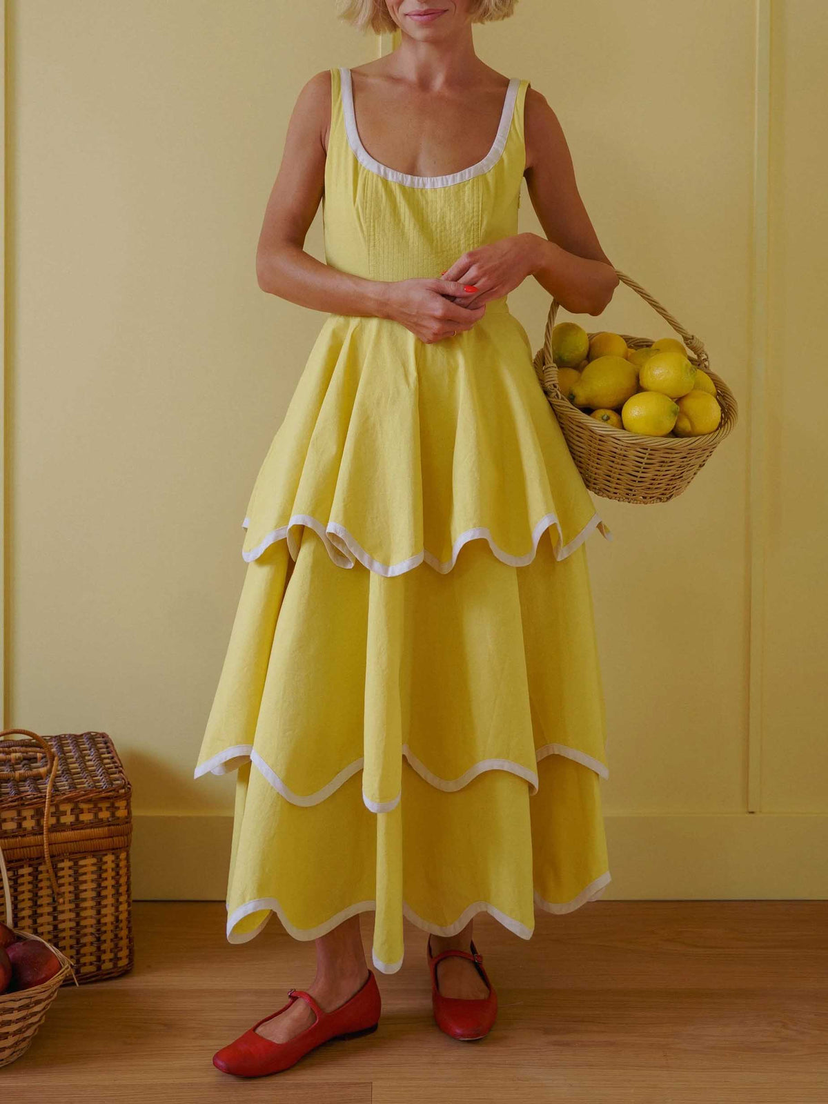 Elegant Tiered Sleeveless Midi Dress