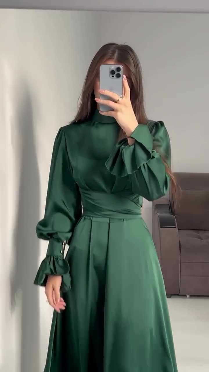 Solid Long-sleeved Belted Midi Dress