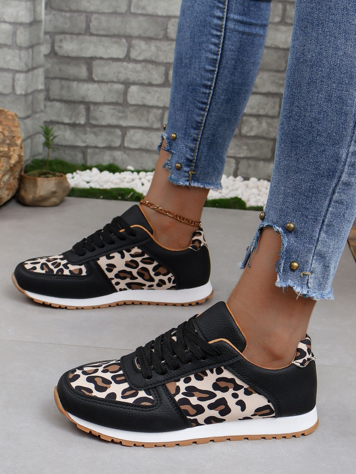 Comfortable Leopard Print Casual Sneakers