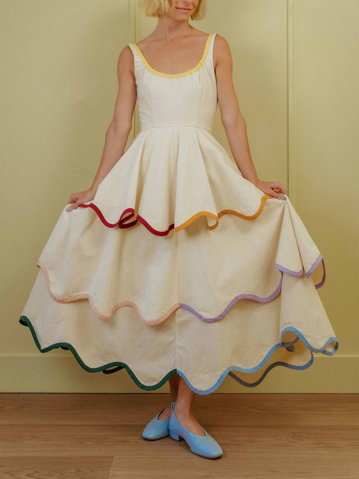 Elegant Tiered Sleeveless Midi Dress