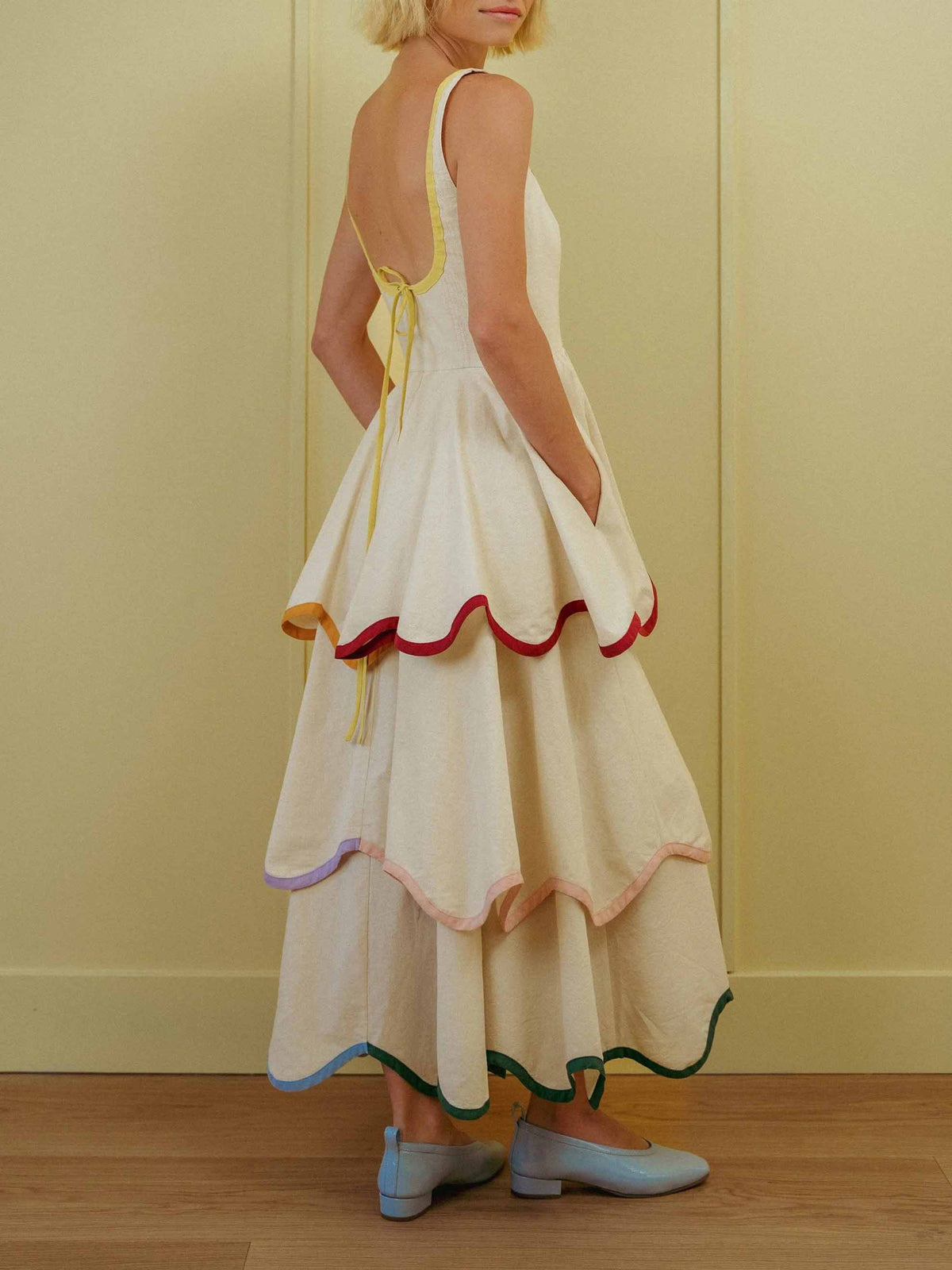 Elegant Tiered Sleeveless Midi Dress