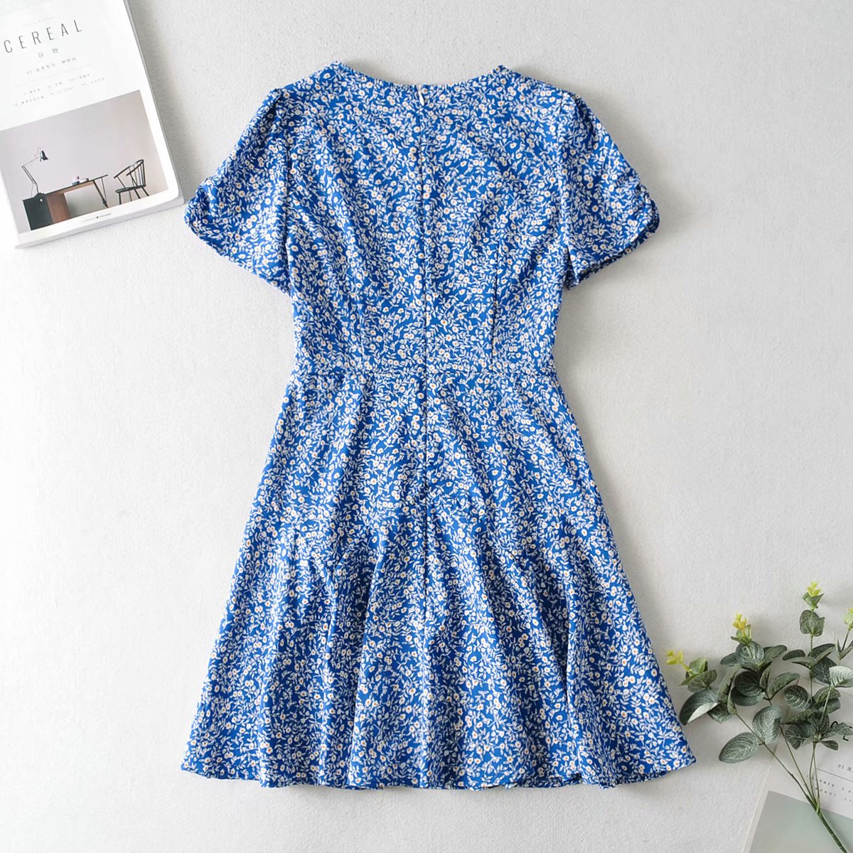 Chic Floral V Neck Mini Dress