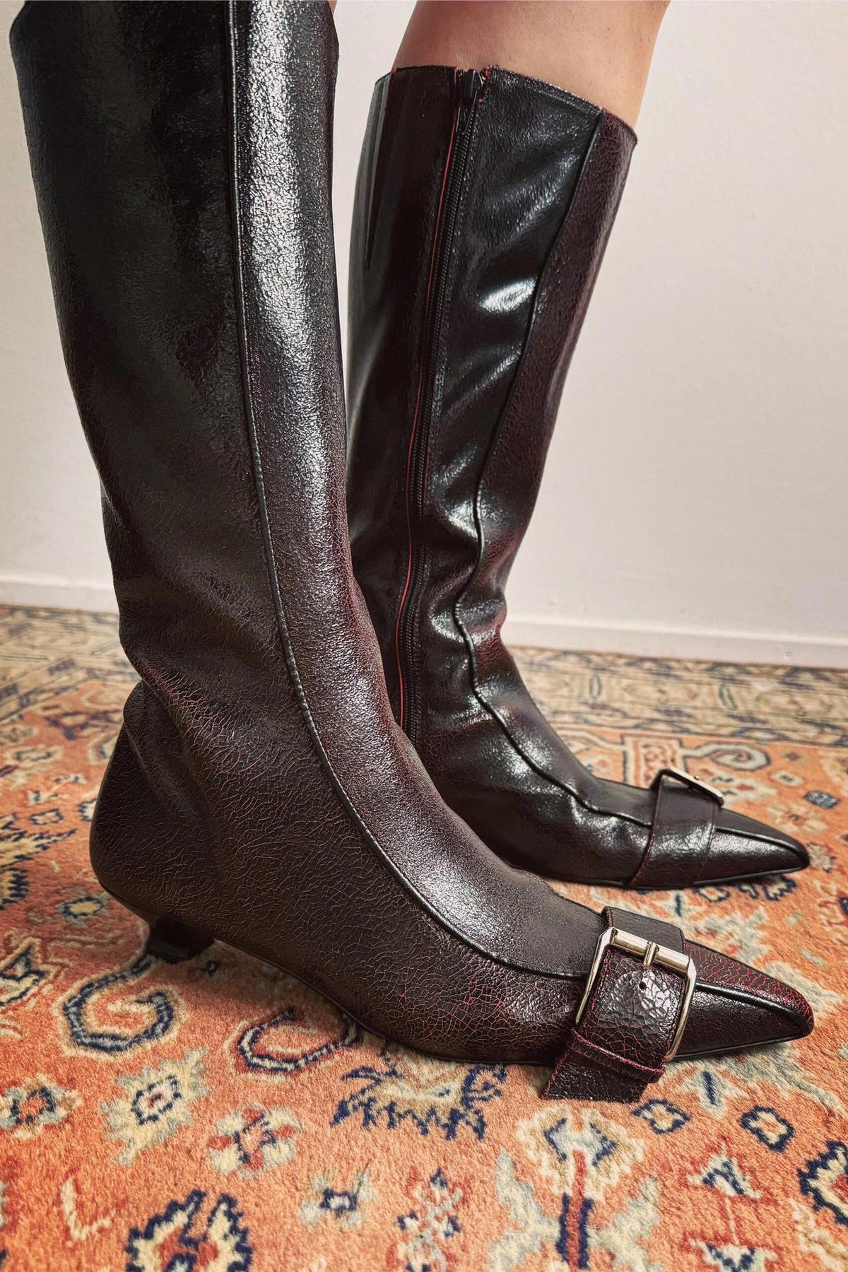 Leather Pointed Toe Side Zipper Boots